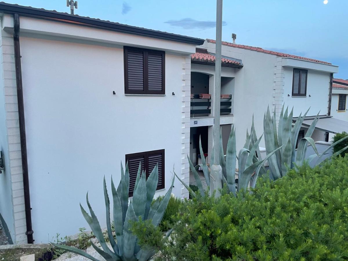 Residence4a-Appartamento Rosso Ravni Esterno foto