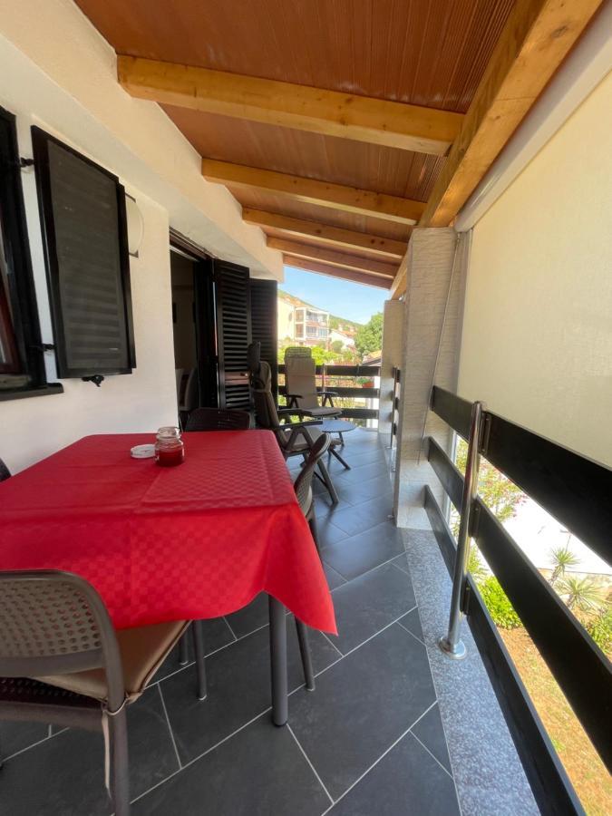 Residence4a-Appartamento Rosso Ravni Esterno foto